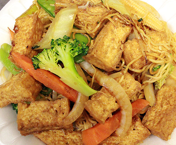 Tofu Lomein: Flavorful Noodle Dish